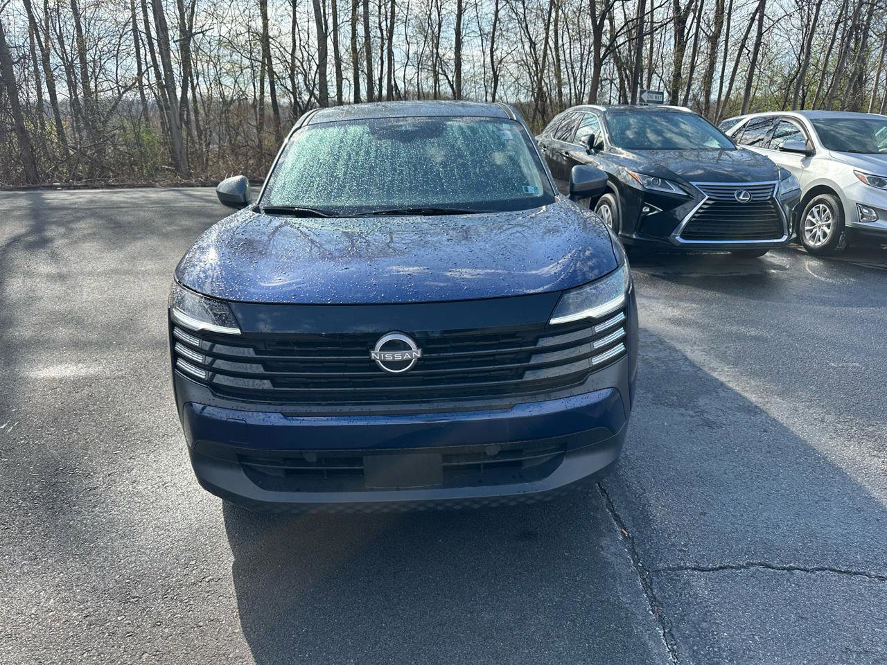 Used 2025 Nissan Kicks SV AWD/4WD image 2