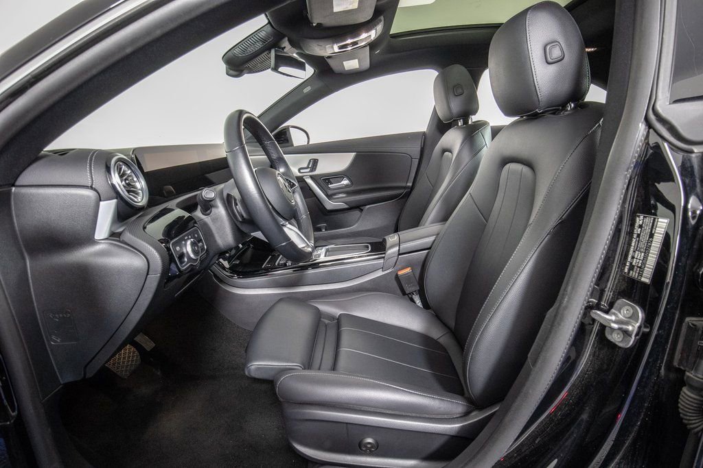 Used 2025 Mercedes-Benz CLA 250 image 8