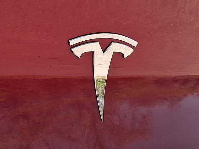 Used 2024 Tesla Model Y Performance image 34