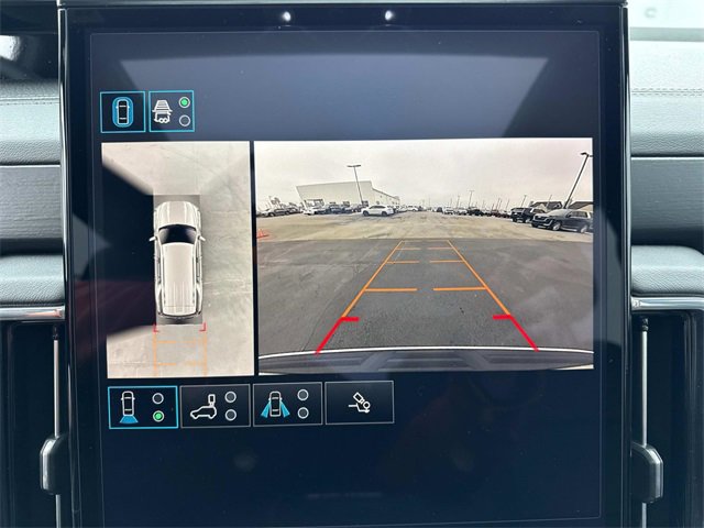 Used 2025 GMC Yukon Denali w/ Sun & Power Step Package image 22