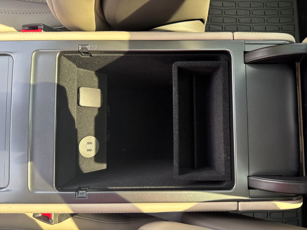 Used 2025 Lincoln Nautilus Reserve image 26