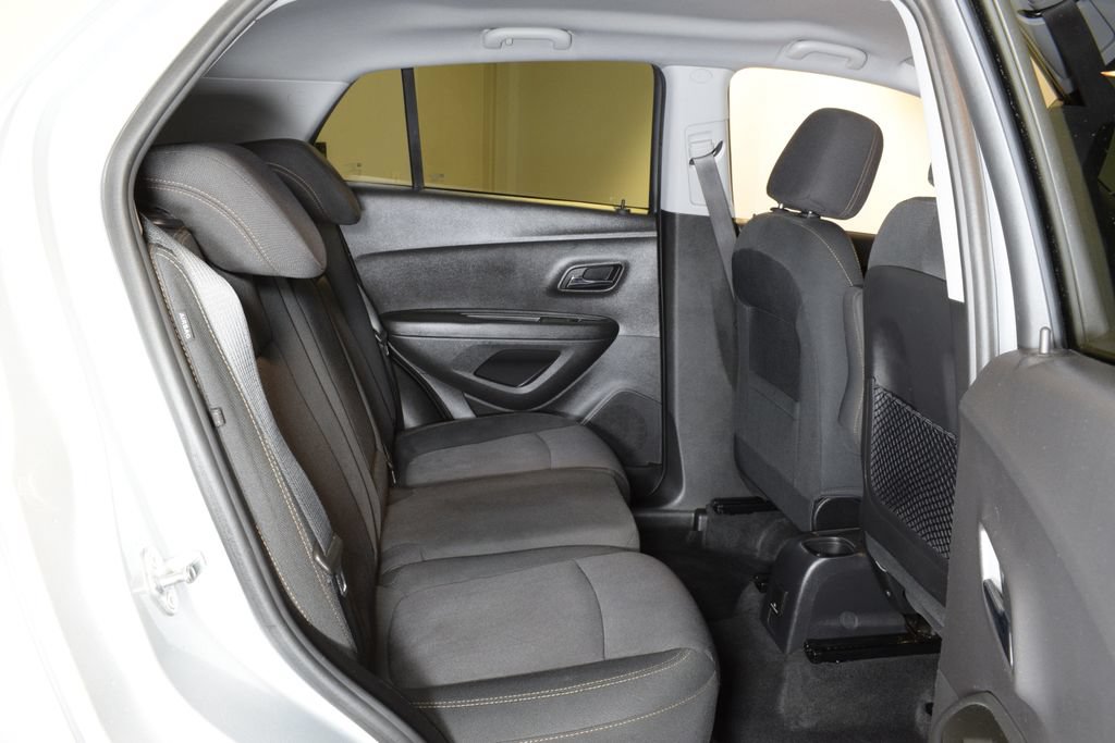 Used 2020 Chevrolet Trax LT FWD image 28