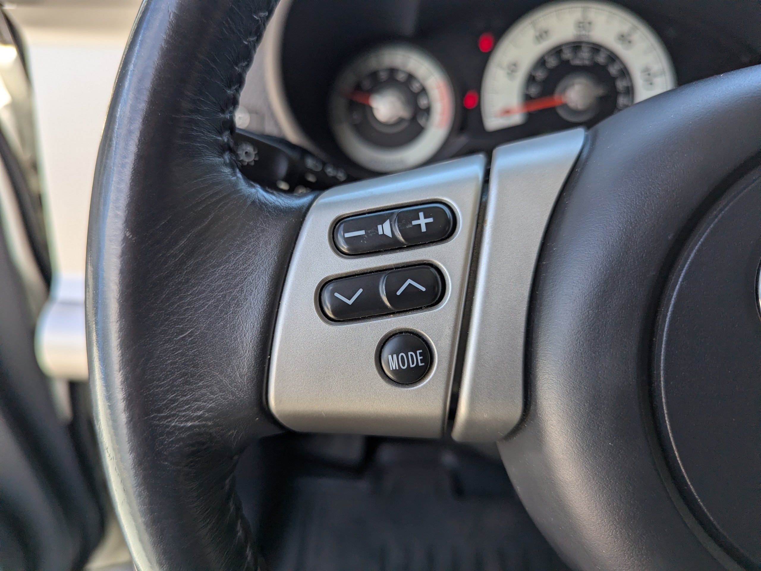 Used 2010 Toyota FJ Cruiser 4WD image 14