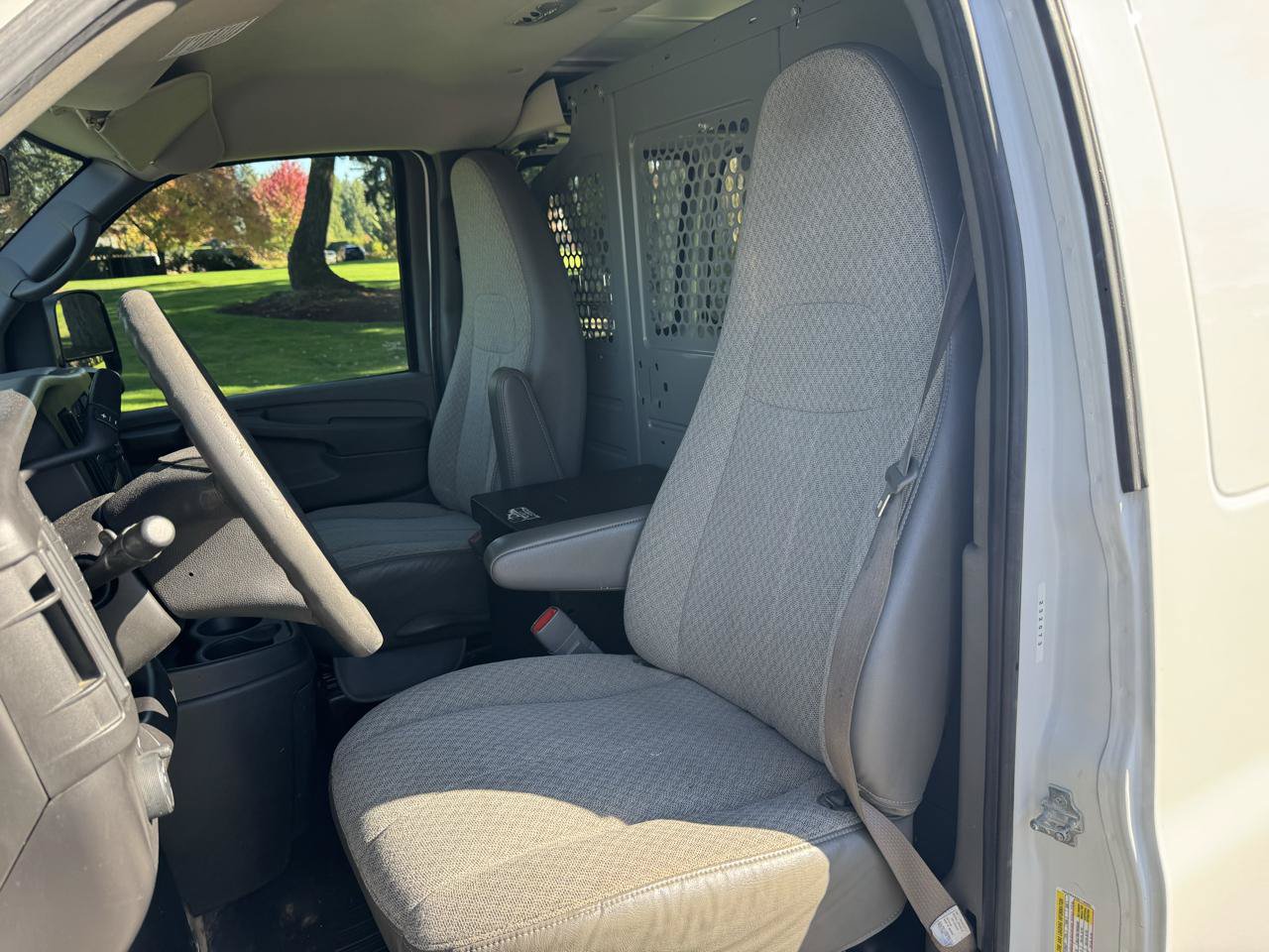 Used 2010 Chevrolet Express 2500 RWD image 10