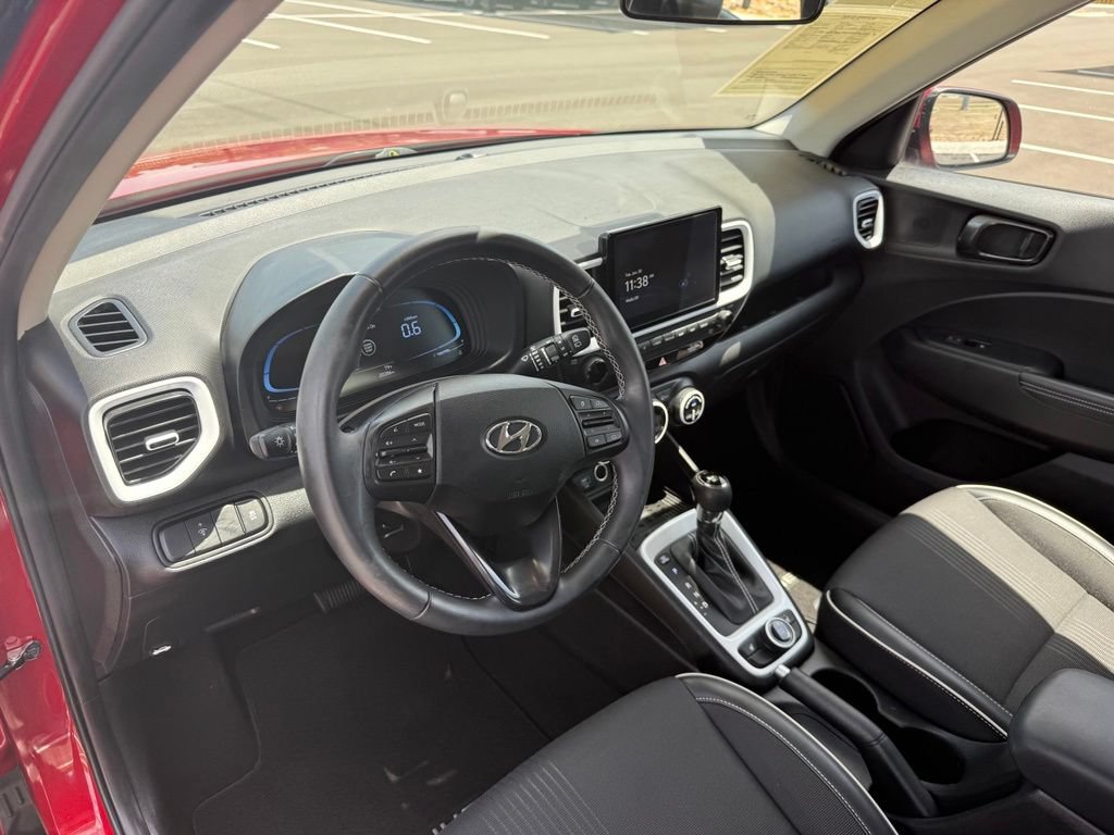 Certified 2023 Hyundai Venue Limited FWD image 12