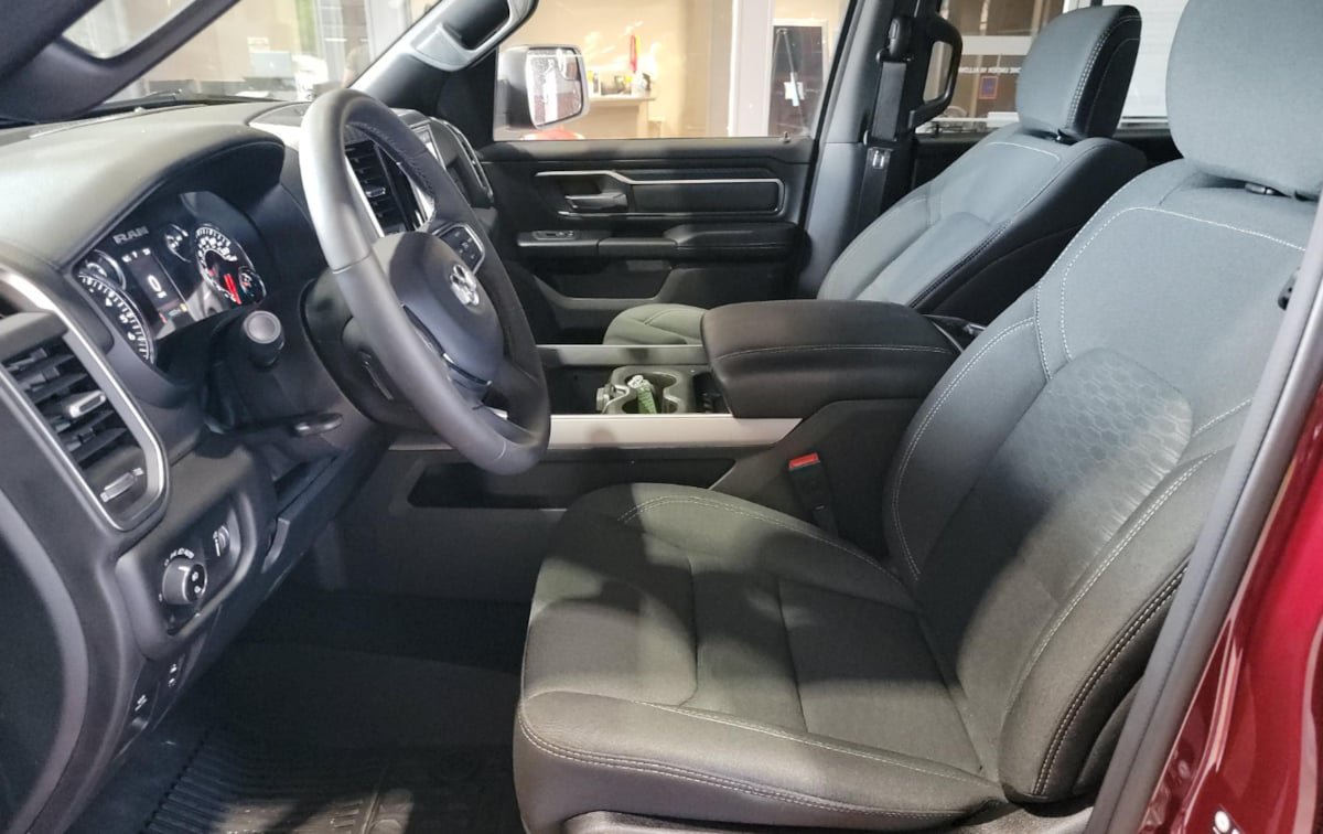 Used 2025 RAM 1500 Big Horn AWD/4WD image 7