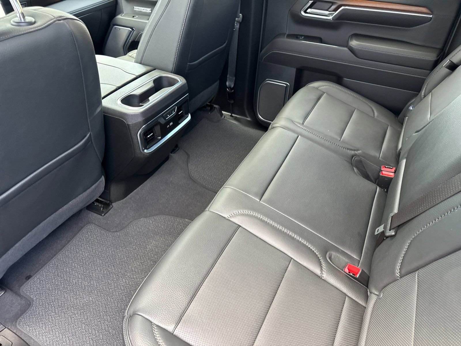 Used 2024 GMC Sierra 1500 Denali image 13