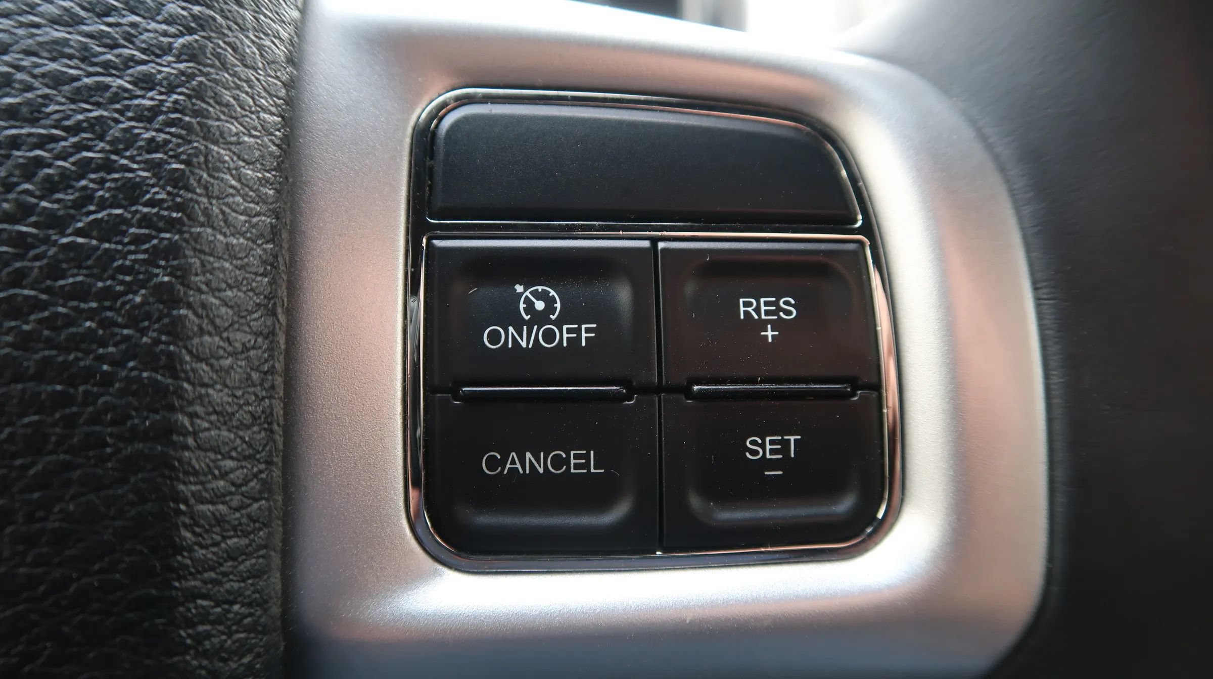 Used 2014 Dodge Avenger SXT FWD image 40