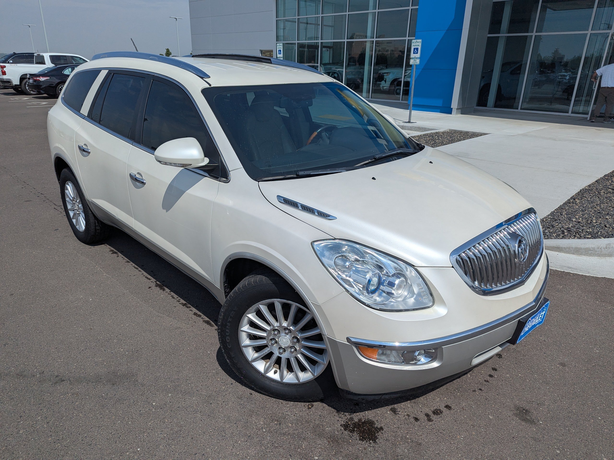 Used 2011 Buick Enclave CXL AWD/4WD image 4