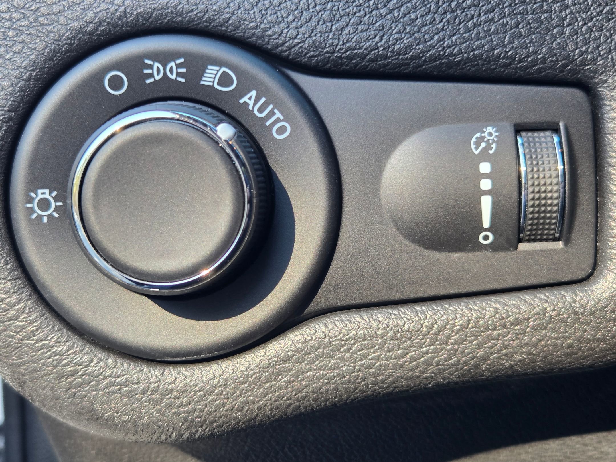 Used 2021 Jeep Cherokee Latitude image 22