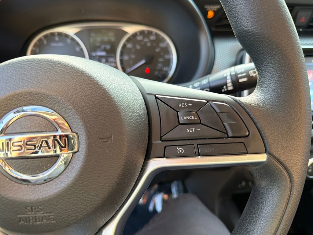 Used 2020 Nissan Kicks S image 19