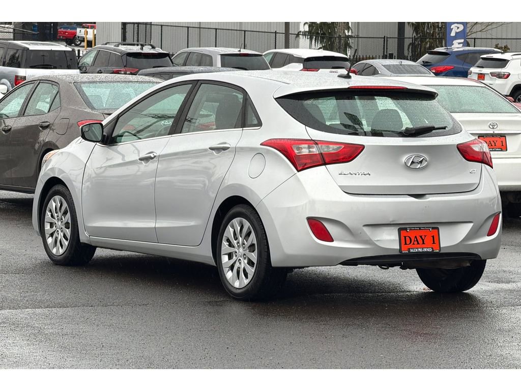Used 2017 Hyundai Elantra GT image 8