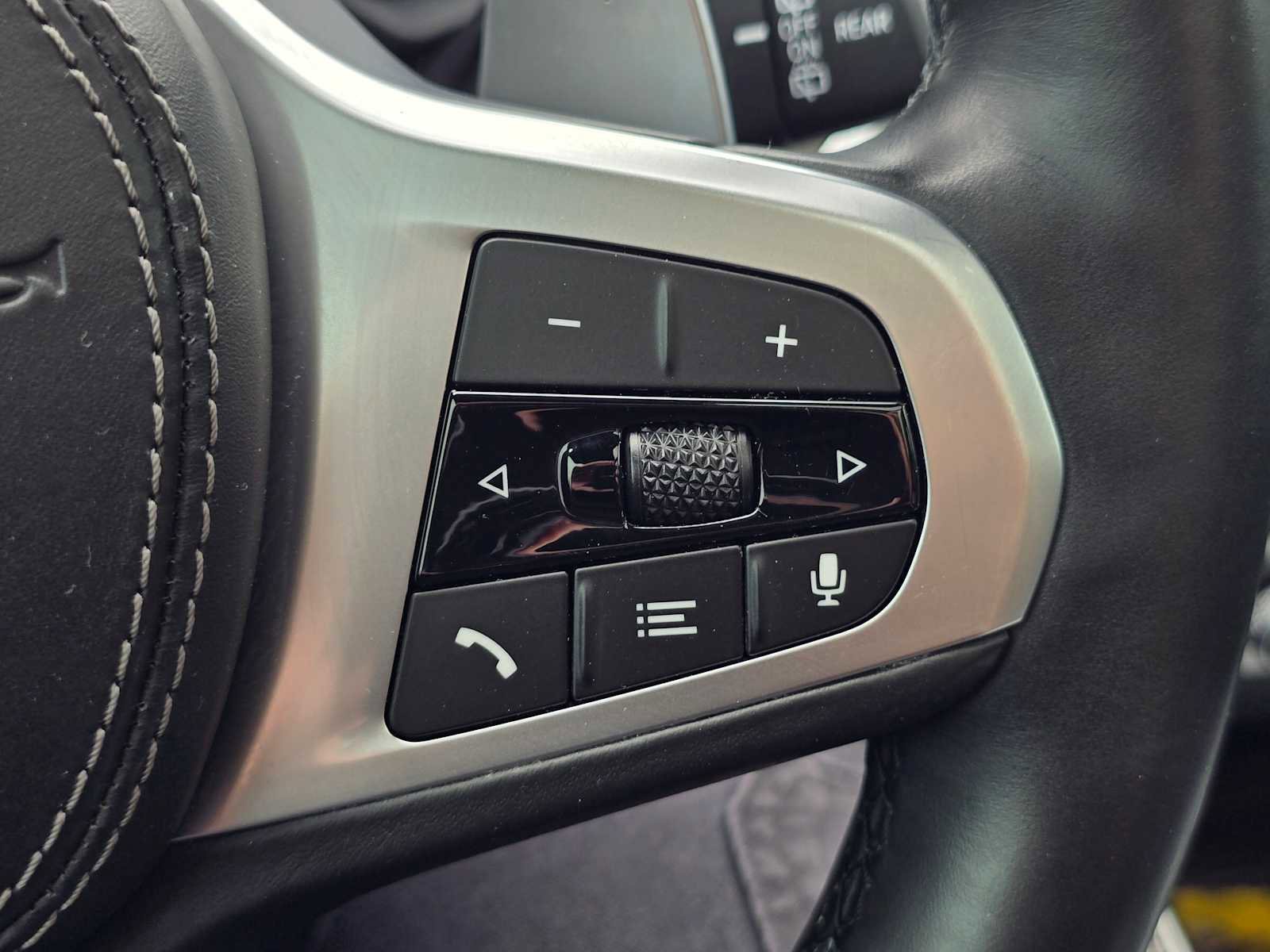 Used 2020 BMW X5 M50i w/ Executive Package image 33