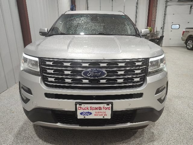 Used 2017 Ford Explorer Limited w/ Equipment Group 301A AWD/4WD image 3