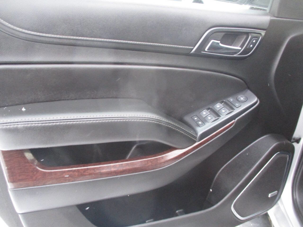 Used 2018 GMC Yukon XL SLE w/ SLE Value Package image 12