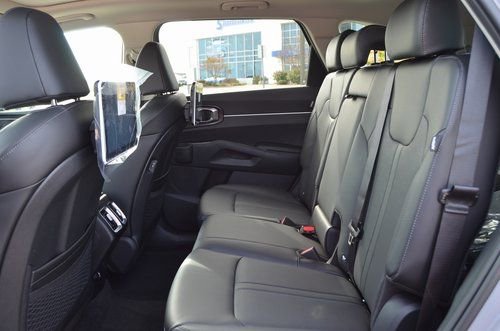 New 2026 Kia Sorento S w/ S Panoramic Sunroof Package image 7