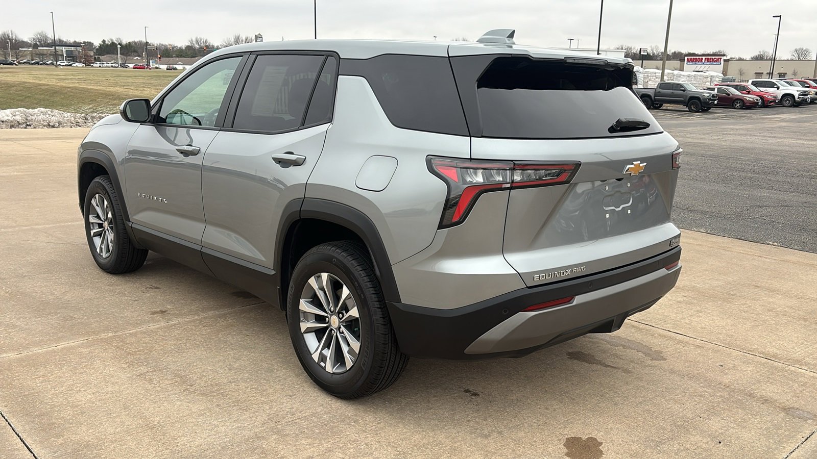 Used 2025 Chevrolet Equinox LT image 7