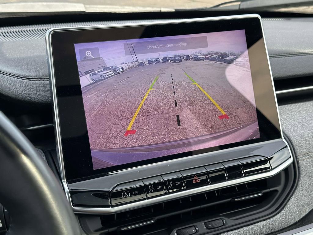 Used 2022 Jeep Compass Latitude w/ Sun and Sound Group image 27