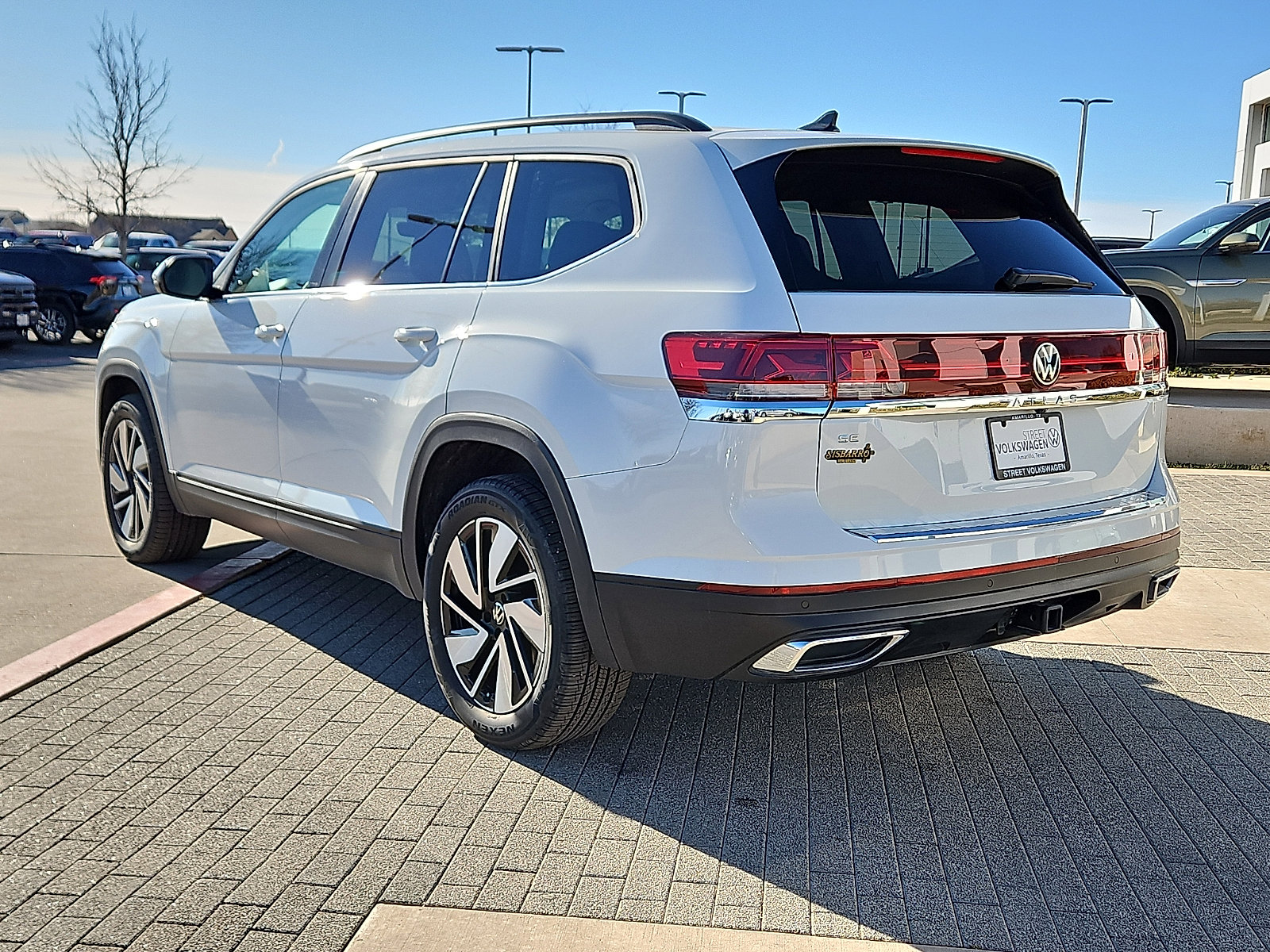 New 2025 Volkswagen Atlas SE image 2
