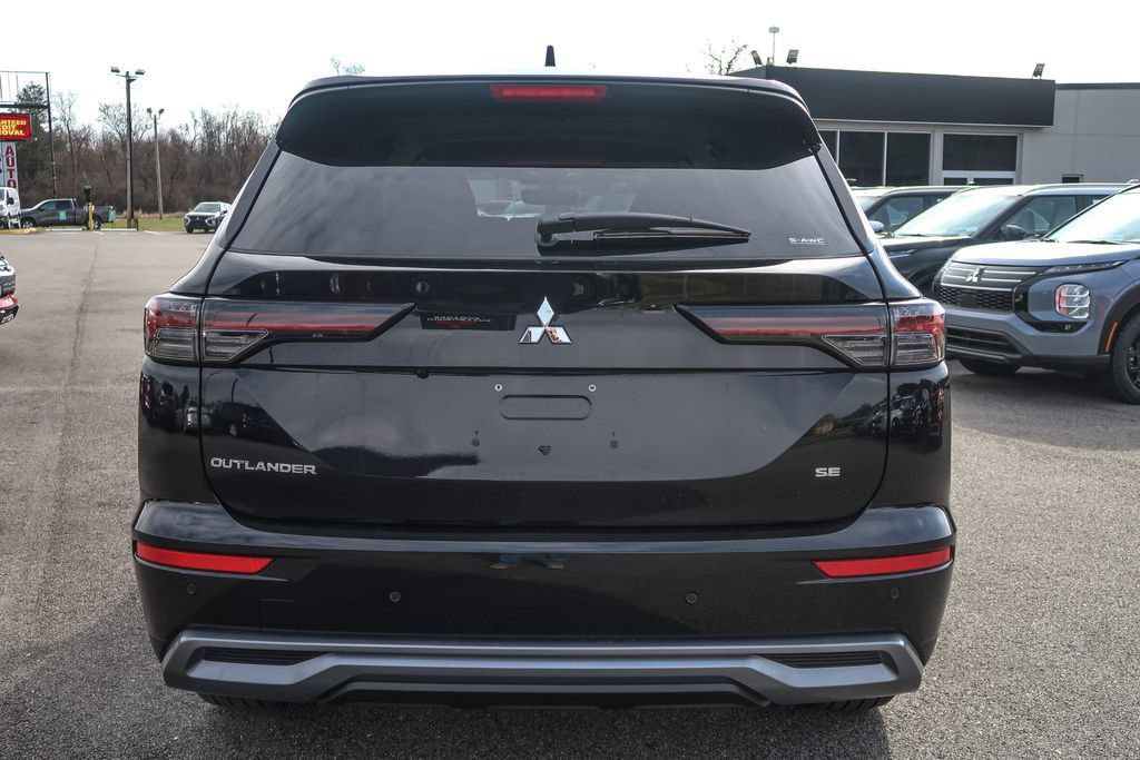 New 2026 Mitsubishi Outlander SE AWD/4WD image 10
