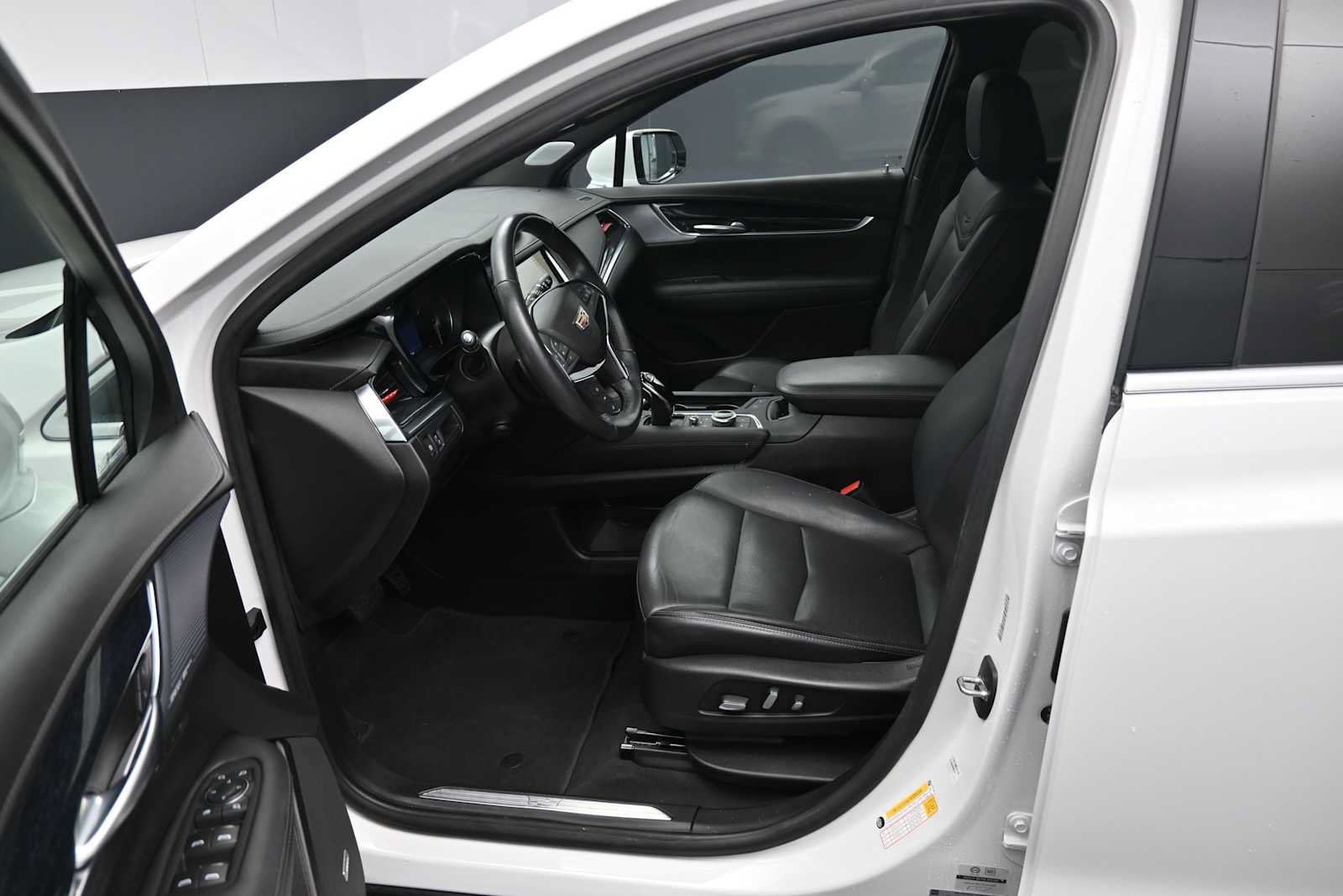 Used 2024 Cadillac XT5 Premium Luxury FWD image 16
