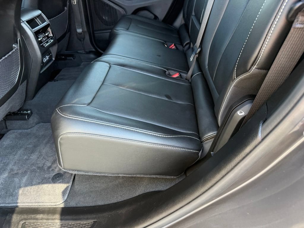 Used 2025 Jeep Grand Cherokee Limited RWD image 31
