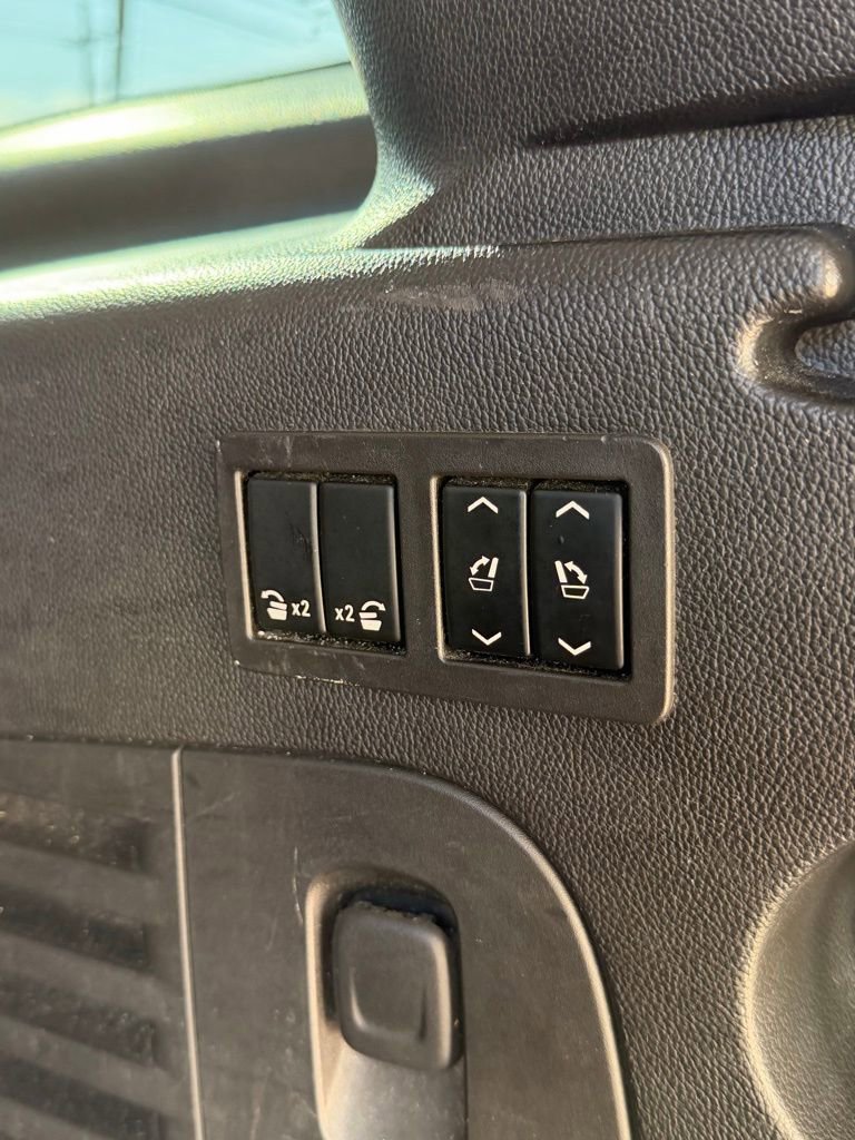 Used 2016 Cadillac Escalade ESV Luxury image 8