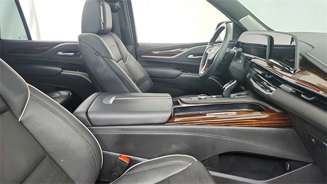 Certified 2023 Cadillac Escalade Premium Luxury w/ Performance Package image 24