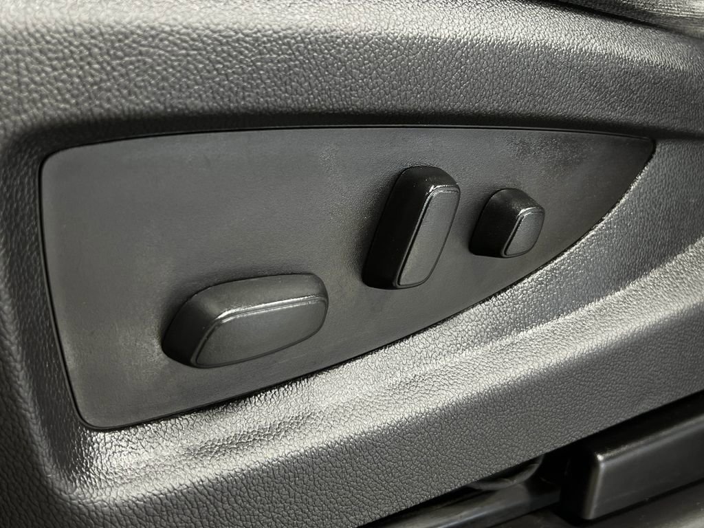 Used 2016 GMC Yukon SLE w/ HD Trailering Package image 16