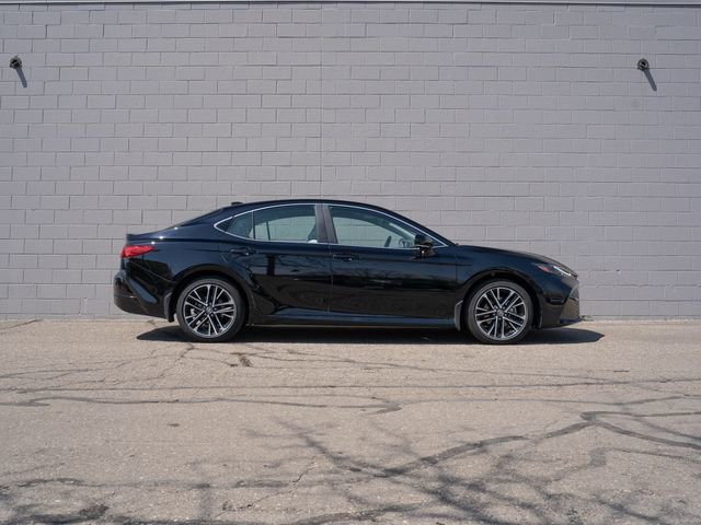 Used 2025 Toyota Camry XLE AWD/4WD image 8