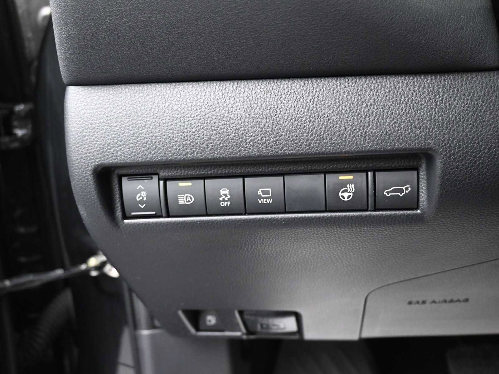 Used 2023 Toyota Venza Limited image 10