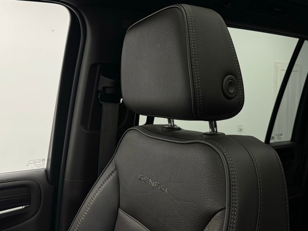 Used 2022 GMC Yukon XL Denali image 51