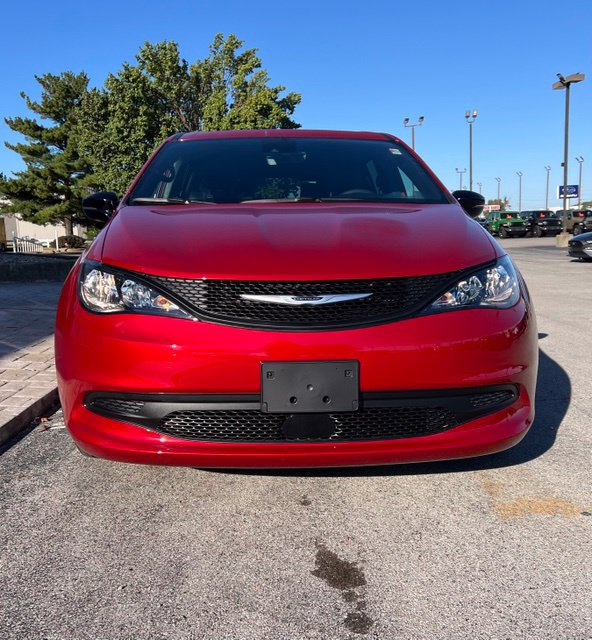 New 2027 Chrysler Pacifica LX FWD image 4