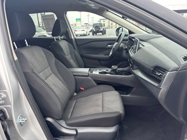 Used 2025 Nissan Rogue SV FWD image 20