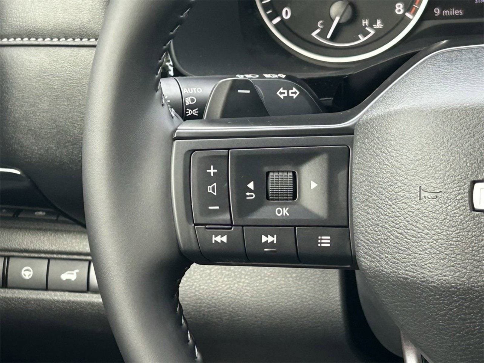 New 2026 Nissan Pathfinder SV FWD image 29