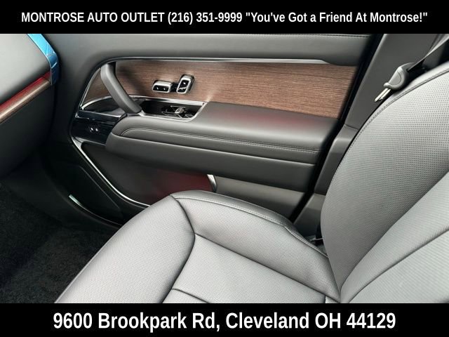 New 2025 Land Rover Range Rover SE image 28