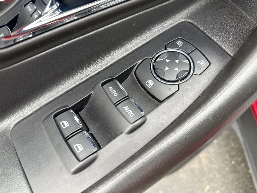 Used 2019 Ford Taurus Limited image 13