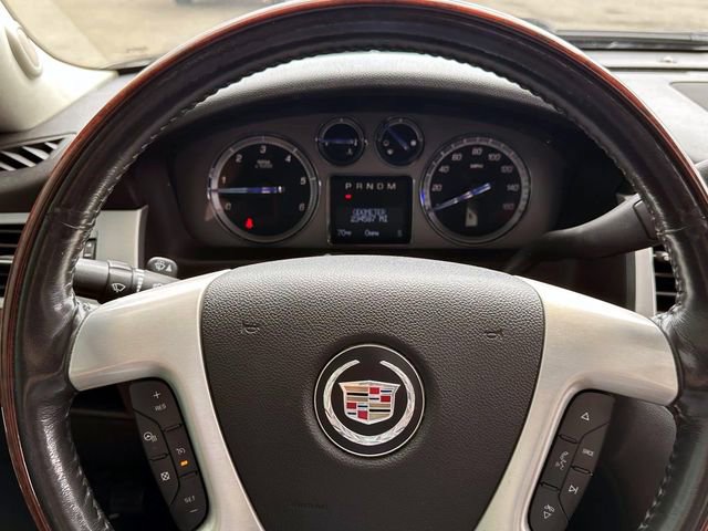 Used 2012 Cadillac Escalade EXT Luxury image 23
