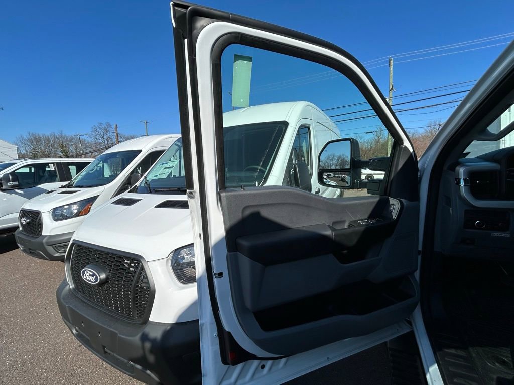 New 2026 Ford F550 4x4 Supercab Super Duty image 11