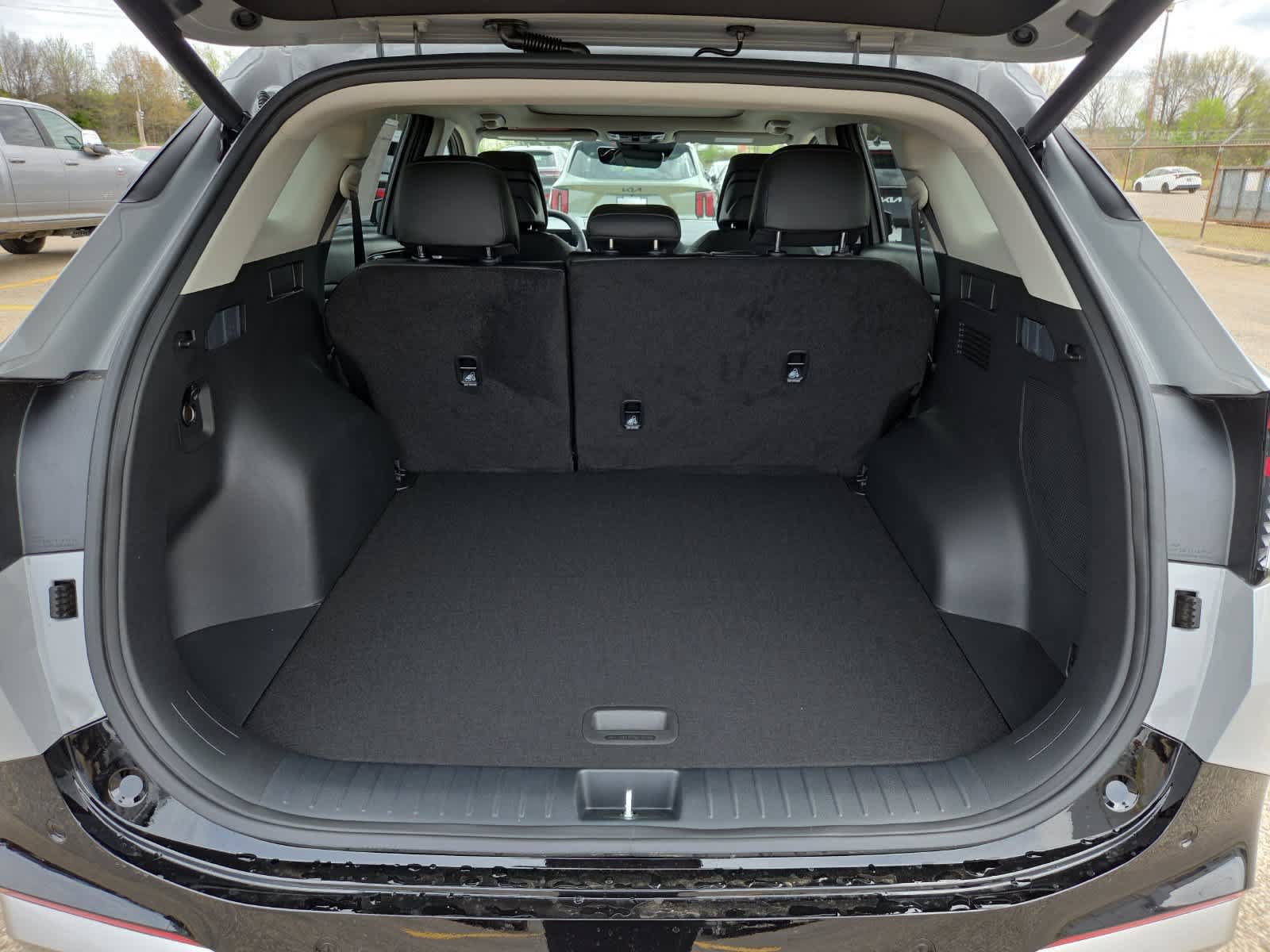 New 2026 Kia Sportage SX FWD image 8