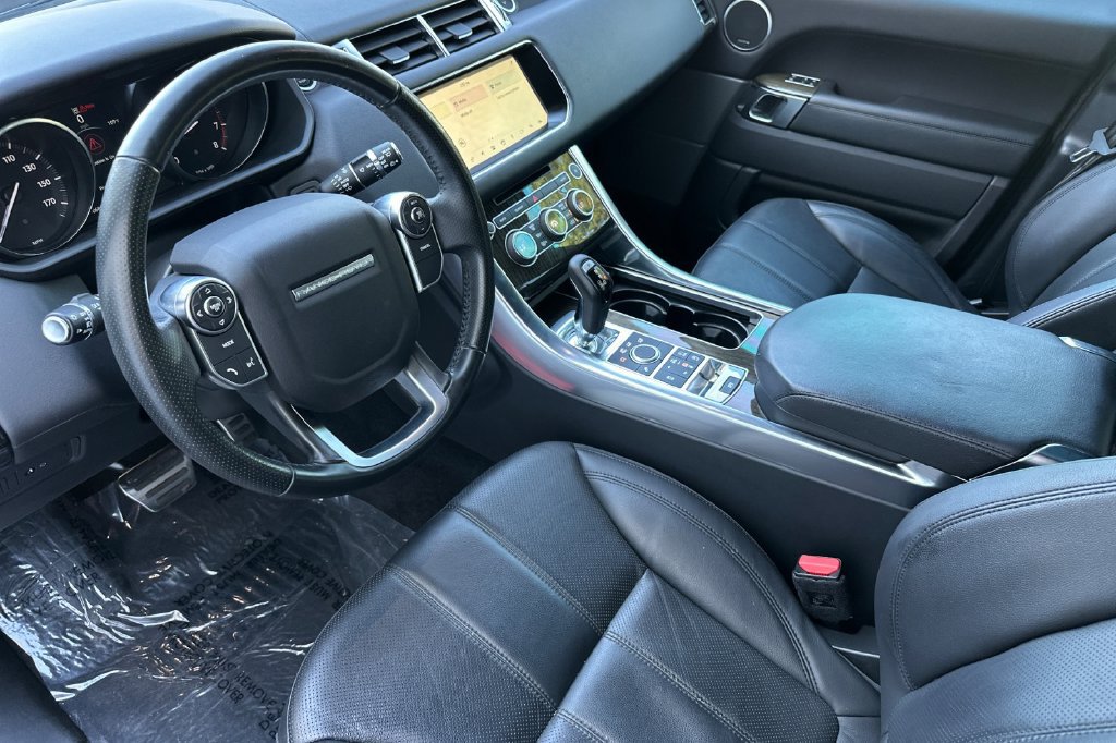 Used 2017 Land Rover Range Rover Sport SE AWD/4WD image 9
