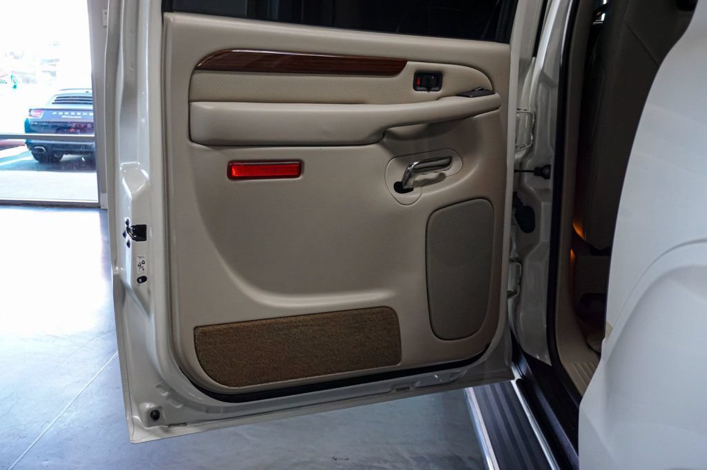 Used 2004 Cadillac Escalade EXT AWD/4WD image 72