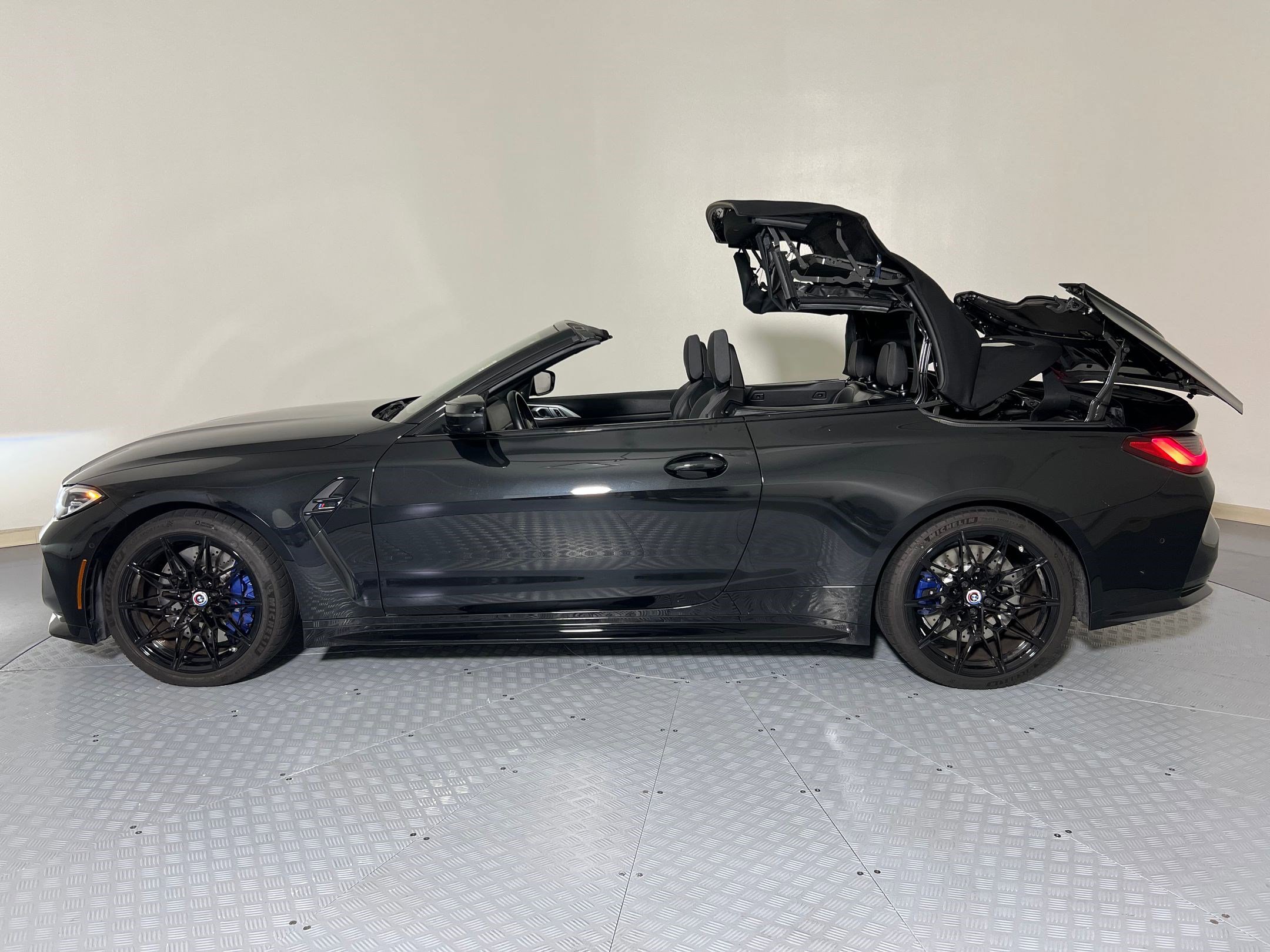 Used 2023 BMW M4 xDrive Competition w/ Executive Package image 37