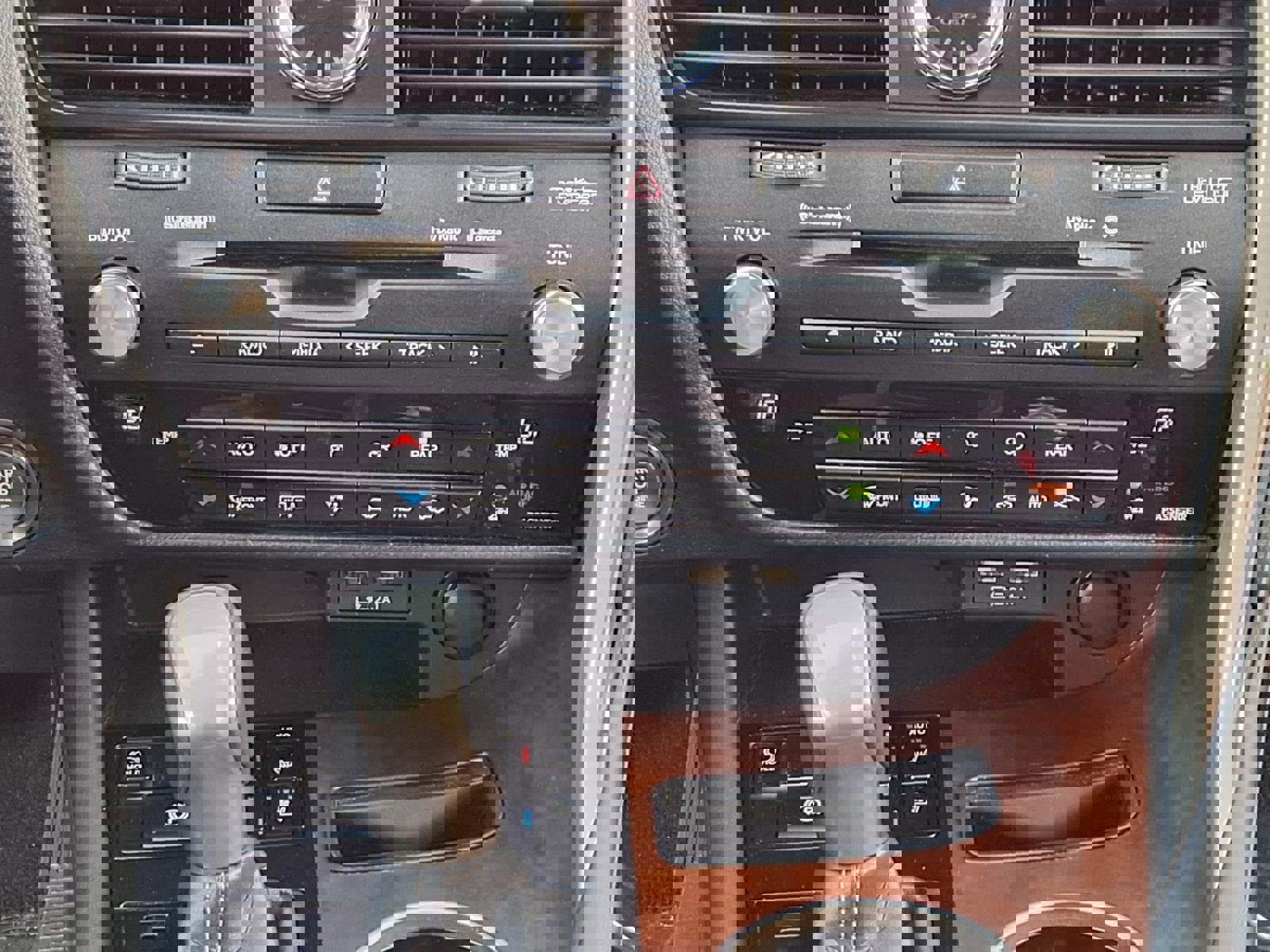 Used 2020 Lexus RX 350L Premium w/ Premium Package image 20