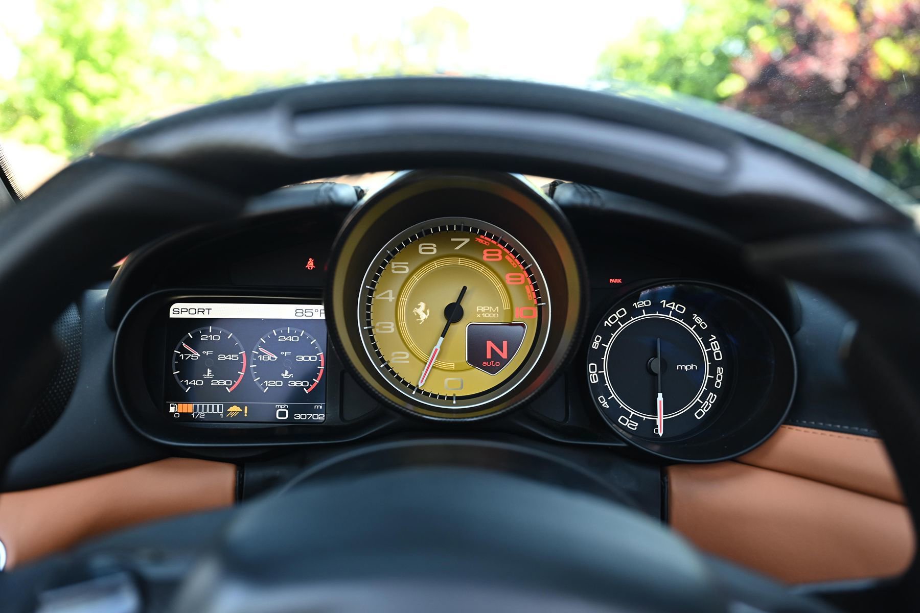 Used 2016 Ferrari California T RWD image 32