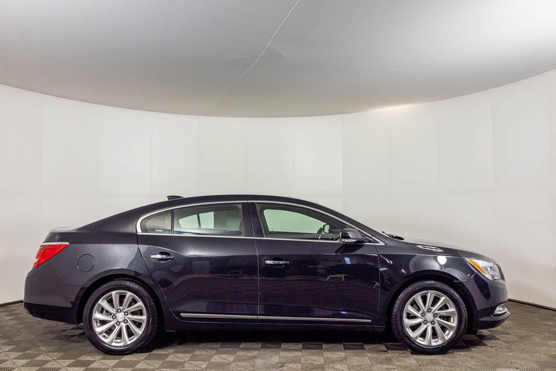 Used 2015 Buick LaCrosse Leather FWD image 16