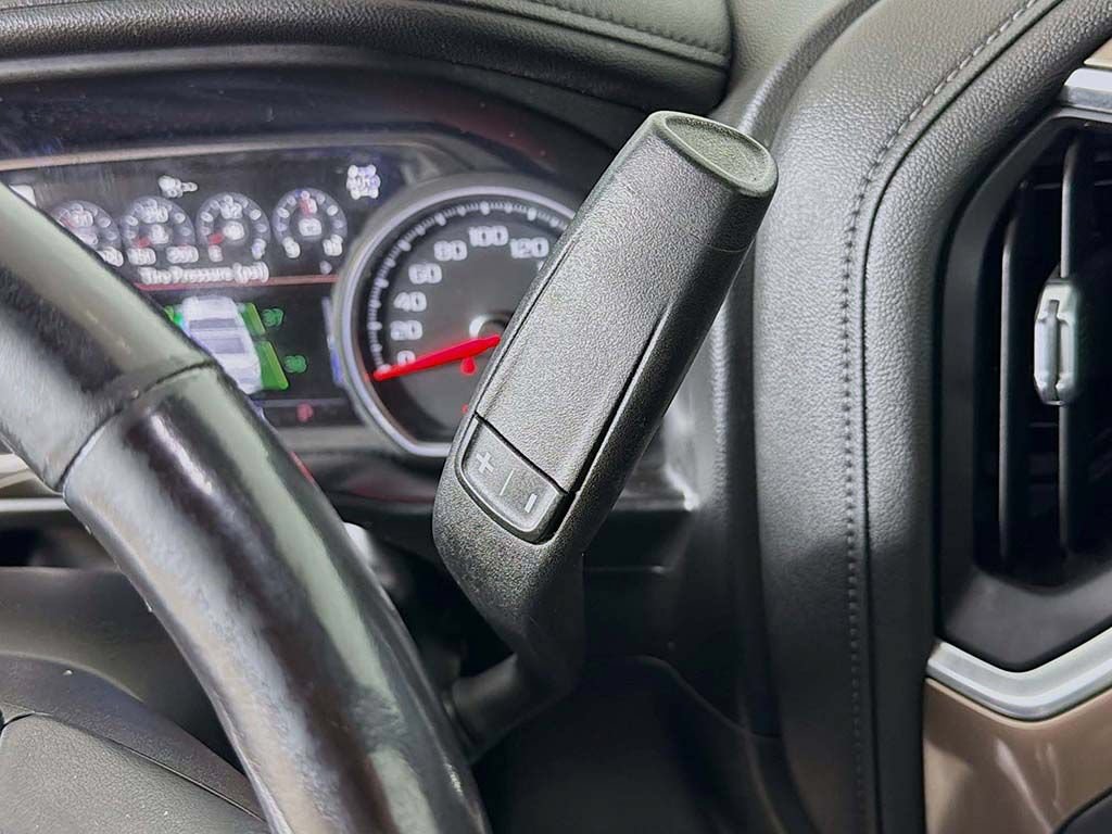 Used 2020 Chevrolet Silverado 1500 High Country w/ Technology Package AWD/4WD image 39