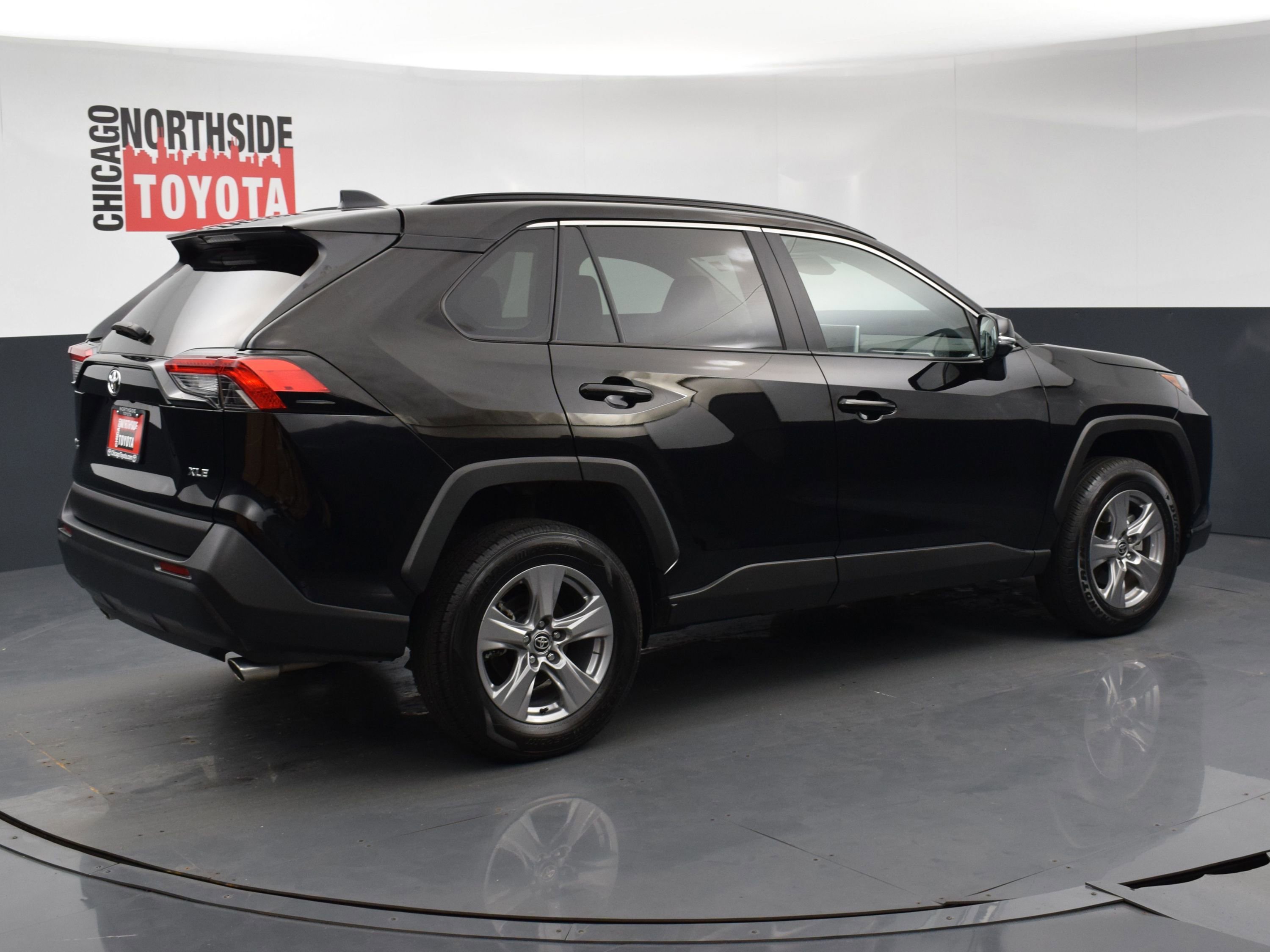 Used 2025 Toyota RAV4 XLE FWD image 4