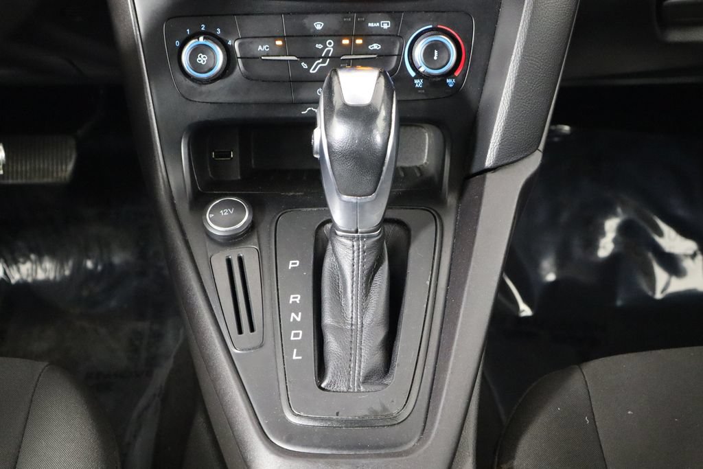 Used 2015 Ford Focus SE FWD image 27