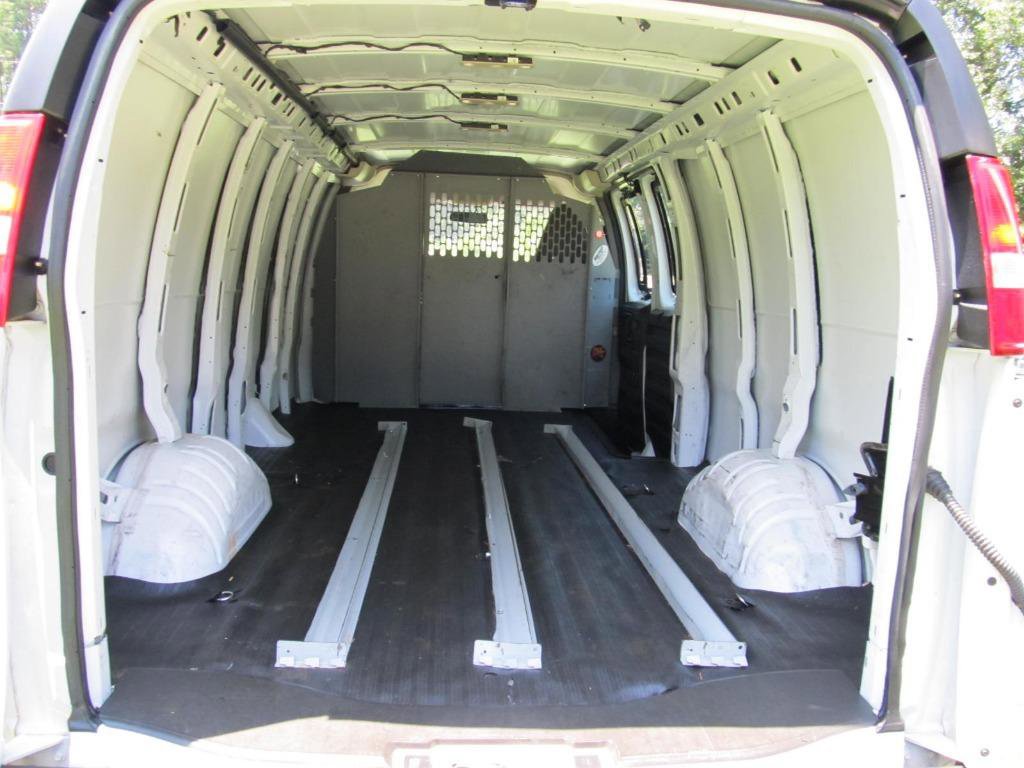 Used 2022 GMC Savana 3500 Extended w/ Driver Convenience Package image 24